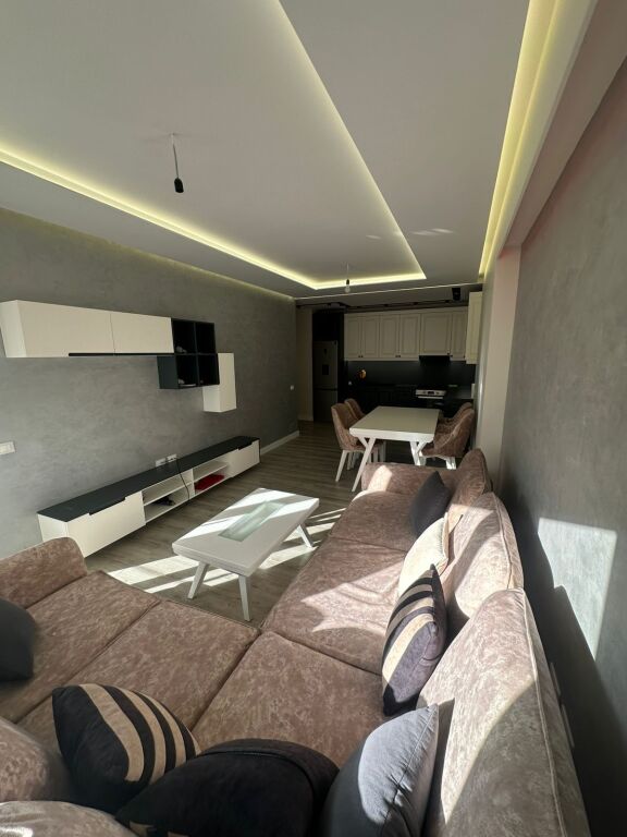 *ULET CMIMI* APARTAMENT 3+1 PER SHITJE NE ASTIR