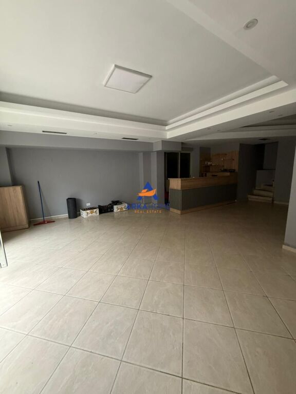 LOCALE COMMERCIALE IN AFFITTO 125M2 "VIA IRFAN TOMINI, EX ULTIMA STAZIONE DELLA NUOVA TIRANA" 1500 EURO