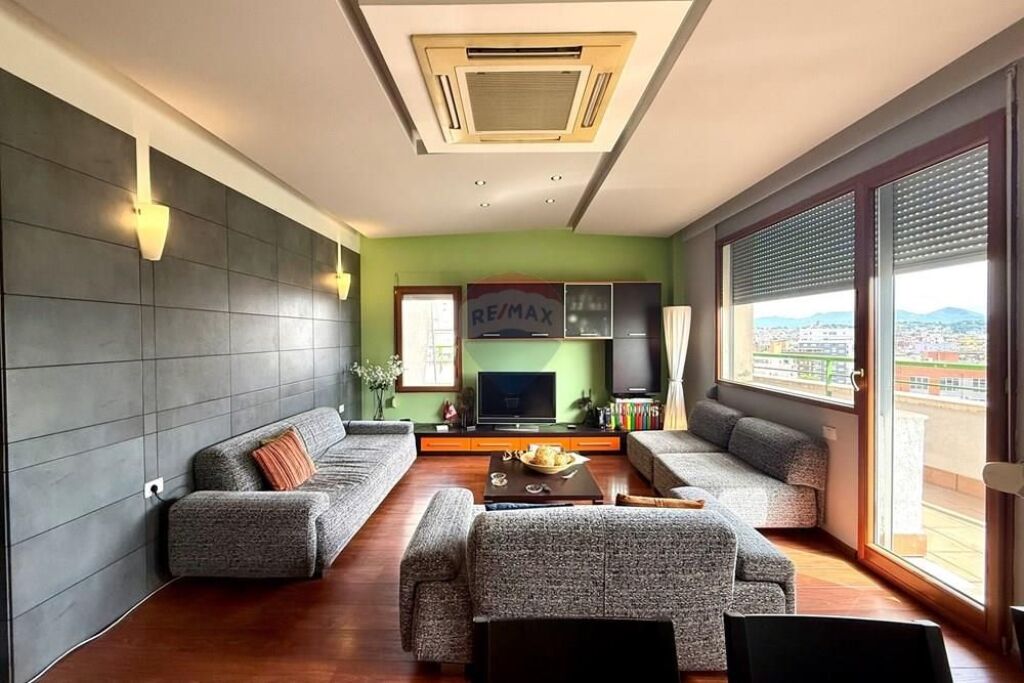 Appartamento 4+1+studio, nel centro di Tirana!
