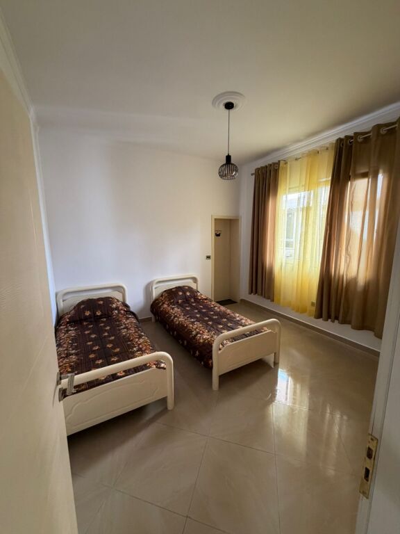 APARTAMENT ME QIRA 2+1 PRANE KODRES DIELLIT