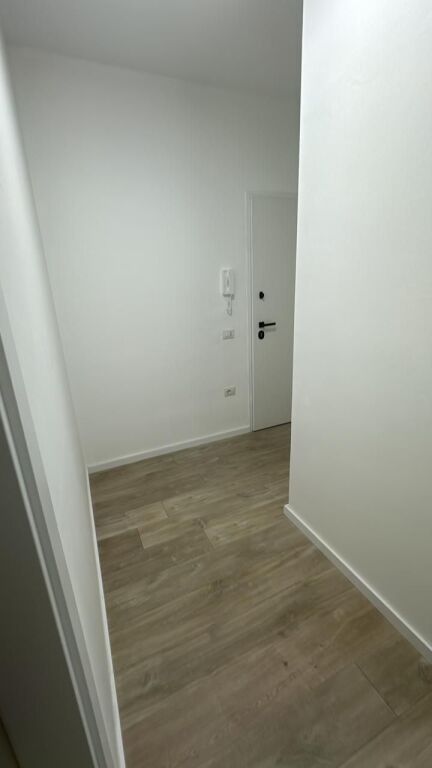Apartament 1+1 (+parkim) me qera , bar Oslo Brryli!
