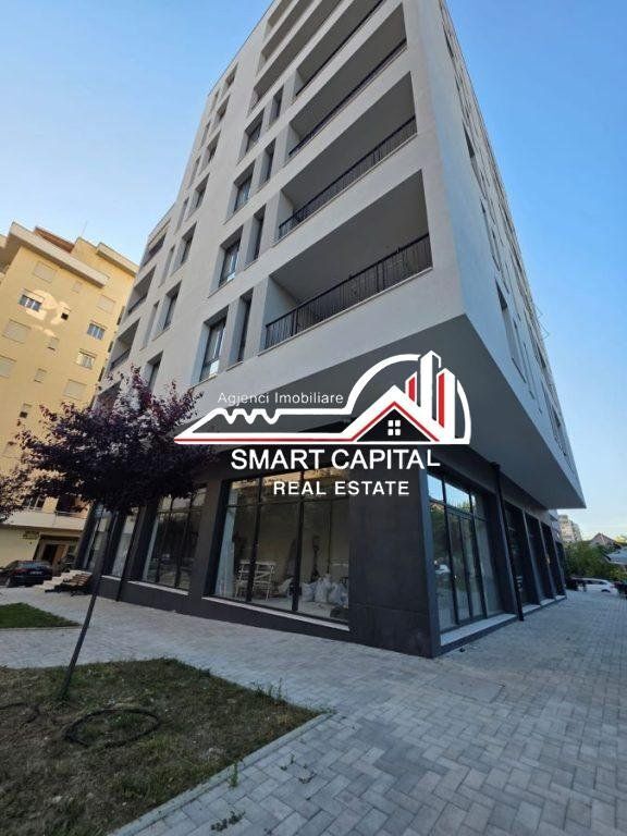 BUSINESS PREMISES FOR RENT ON THE VLORE LUNGOMARE!!