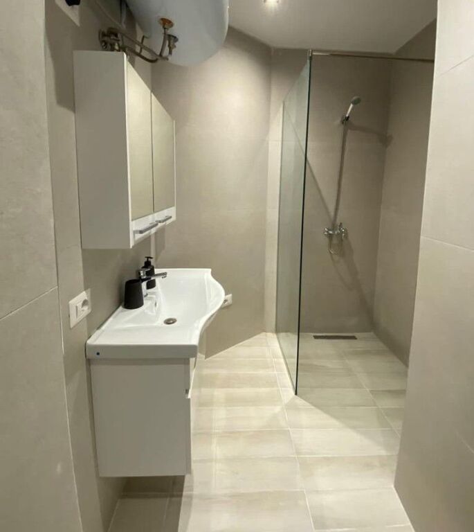 🏡✨ Jepet me qera apartament 1+1 tek 21 Dhjetori,