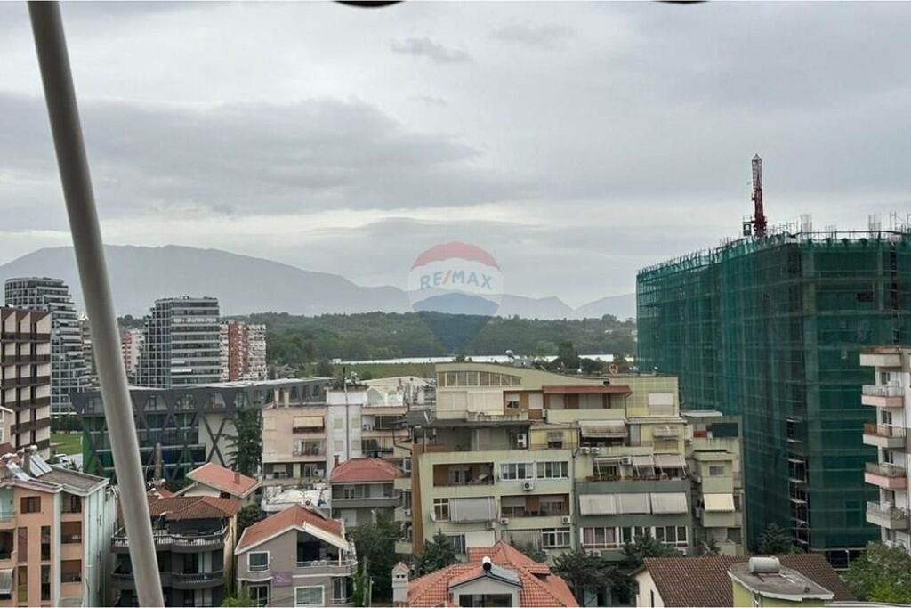 Apartment 3+1+Separate Kitchen for Sale in Komuna e Parisit, Kika 1