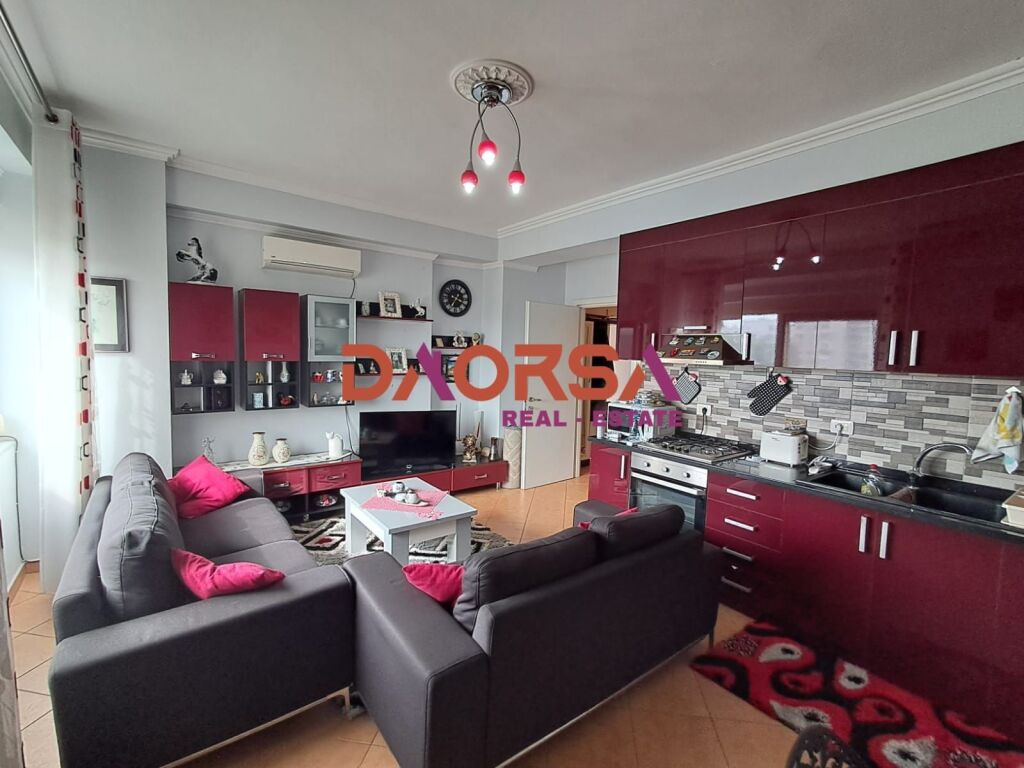 Shitet Apartament 1+1 në Plazh, Durrës