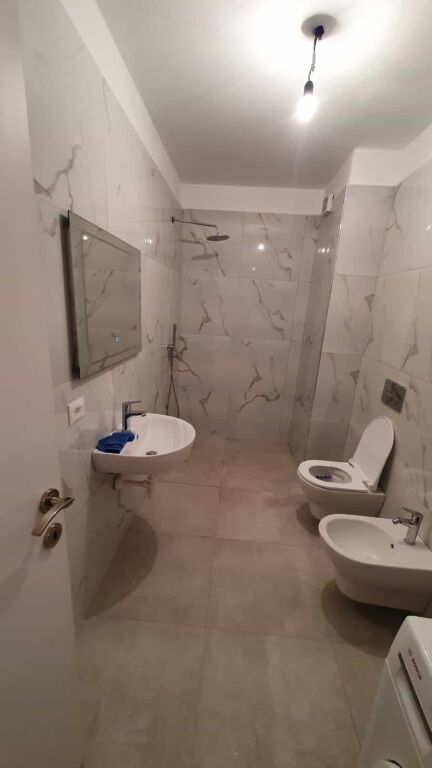 Appartamento In Affitto 1+1 Al Complesso Zircon (ID B2101700) Tirana