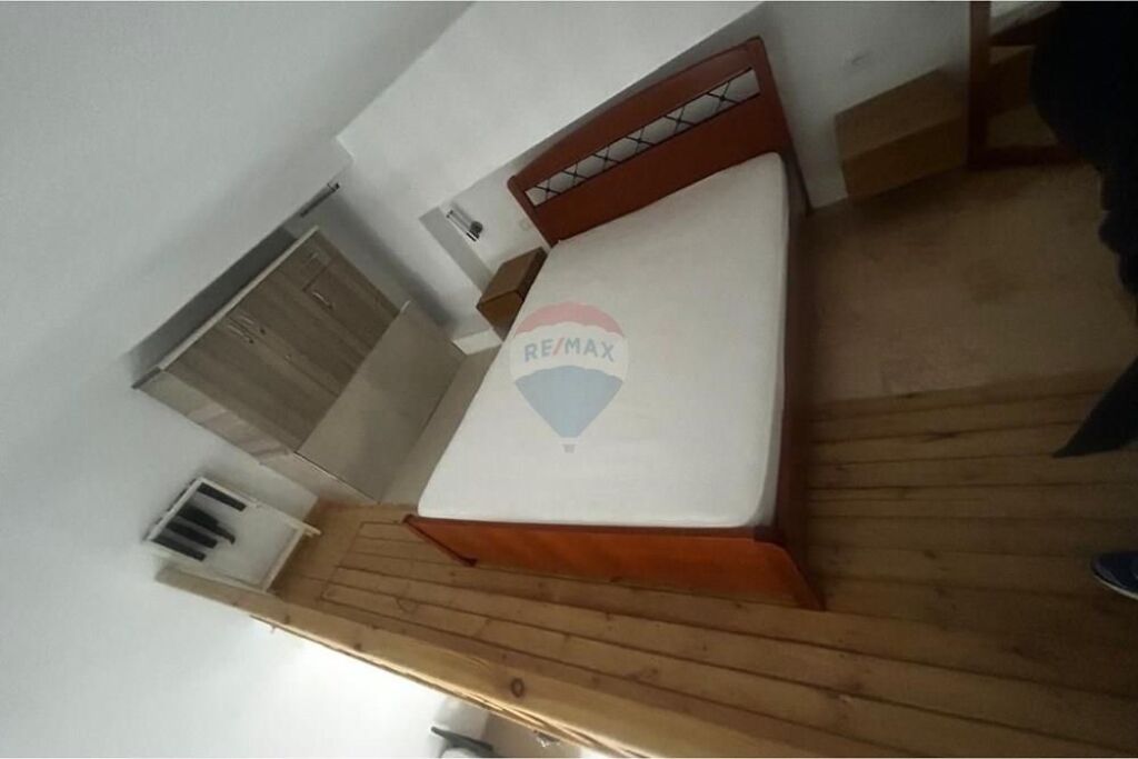DUPLEKS NË SHITJE – LUNGOMARE, VLORË 🏡✨