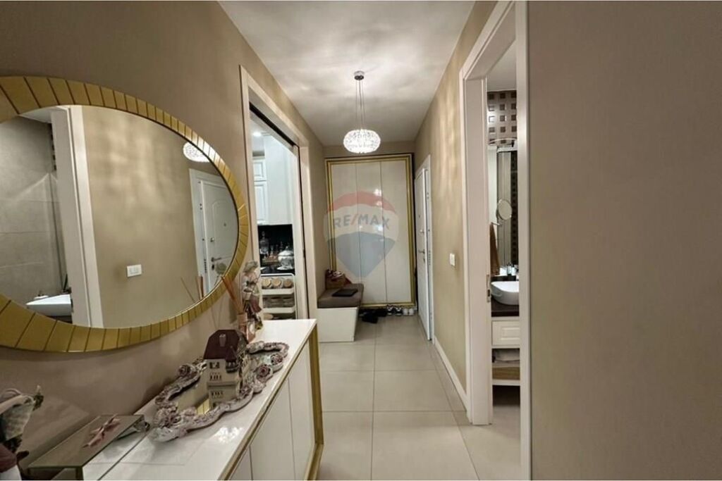 Apartment 3+1+Separate Kitchen for Sale in Komuna e Parisit, Kika 1