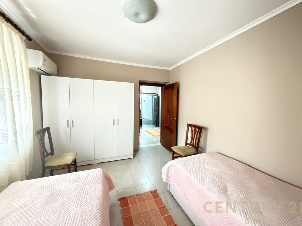 APARTAMENT ME QIRA 2+1 PERBALL SHKOLLES QEMAL STAFA