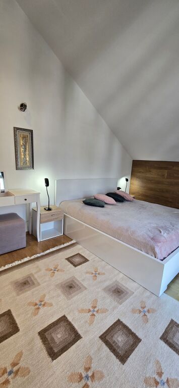 APARTAMENT 1+1, PRANE QENDRES