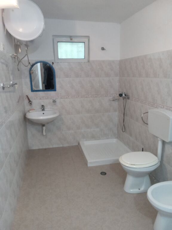 🏡 In Vendita – Casa Privata 3+1 | Quartiere Muradije, Vlorë 🏡