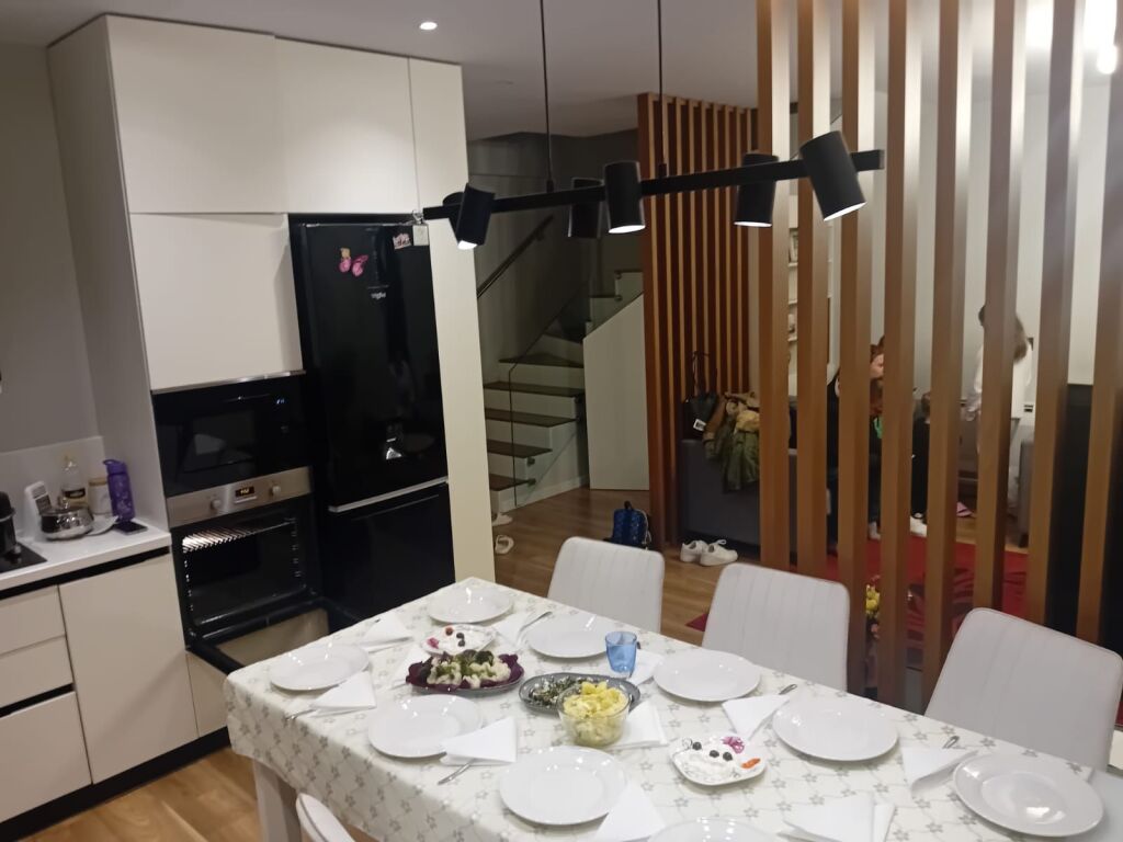 Rent | Dupleks 3 + 1 | Rruga 5 Maji | 1000 €/month