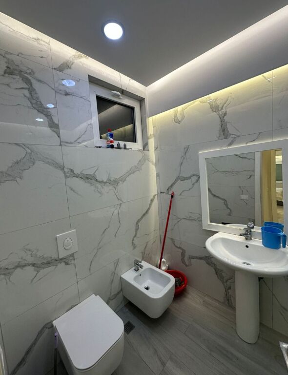 *ULET CMIMI* APARTAMENT 3+1 PER SHITJE NE ASTIR