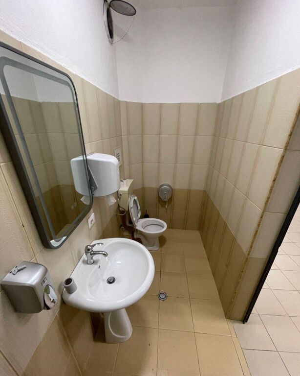 Affitto | Ambjent Biznesi | Pazari i Ri | 750 €/mese