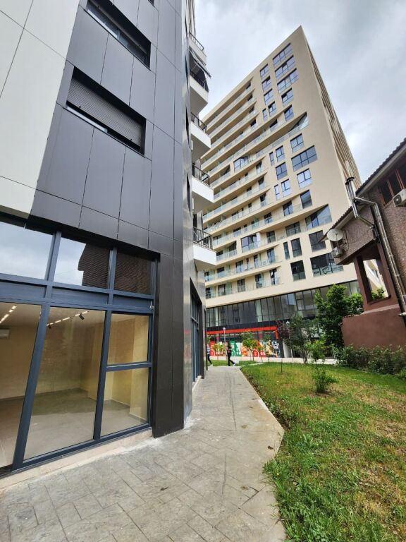 🏘️ For Rent: Shop 25m² - Ground Floor (Mine Peza / Golden Tower) 🔥 Ideal for your business | Great opportunity ✨️ 35,000 Lek/Month 💶💶
