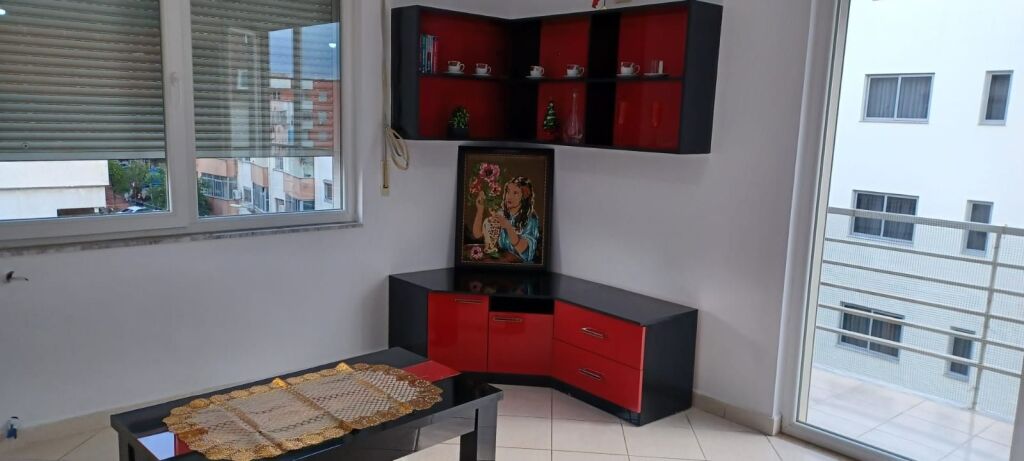 Jepet Me Qera Apartament 2+1+2 Tualete +1 Ballkon