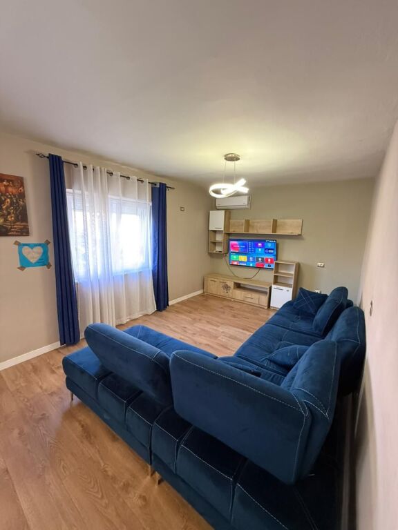 SHITET APARTAMENT 2+1+2 TUALETE PRANE QENDRRES TEK MUZEUMI DURRES