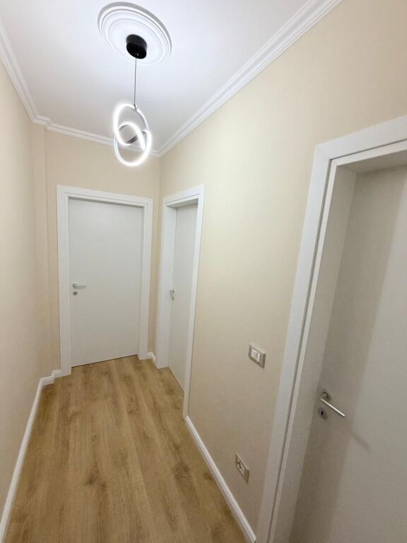 Shitet apartament 1+1 tek ish-Rajoni i Policisë, Durrës