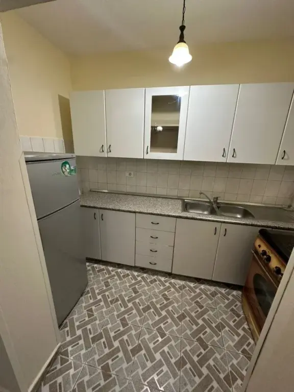 Qera | Apartament 3 + 1 | Bulevardi Zogu i Parë | 600 €/muaj