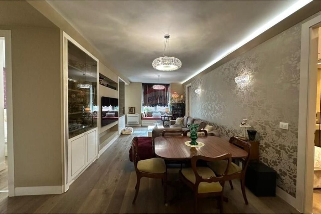 Apartment 3+1+Separate Kitchen for Sale in Komuna e Parisit, Kika 1
