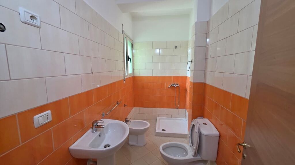 APARTMENT 2+1 FOR RENT NEAR THE BOULEVARD  VLORË
