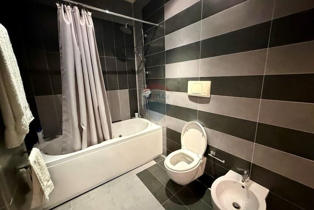 Appartamento 4+1+studio, nel centro di Tirana!
