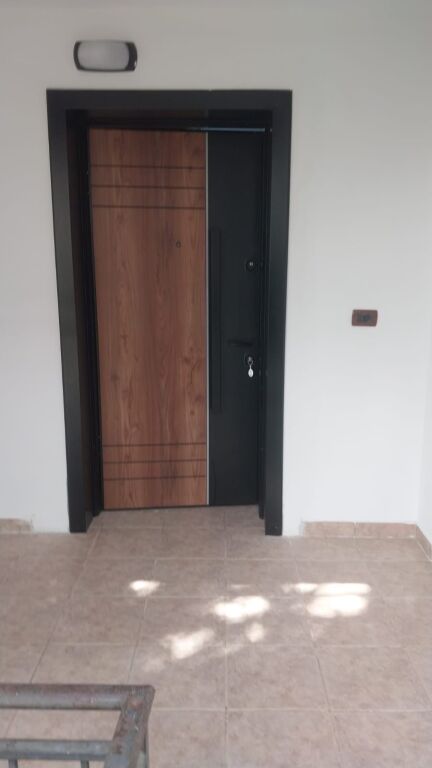 Affittasi appartamento 1+1 in una zona tranquilla e privata ad Ali Demi (vicino all'ex carcere femminile)
