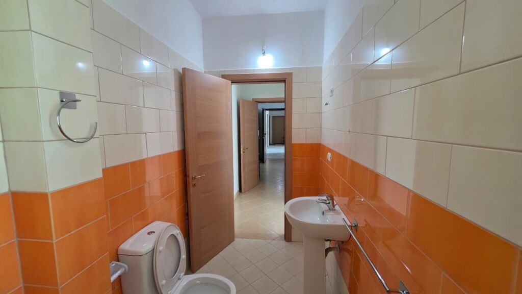 APARTMENT 2+1 FOR RENT NEAR THE BOULEVARD  VLORË