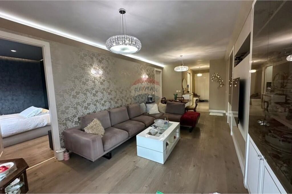 Apartment 3+1+Separate Kitchen for Sale in Komuna e Parisit, Kika 1