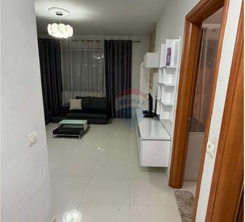Apartament 1+1 me qira, Astir