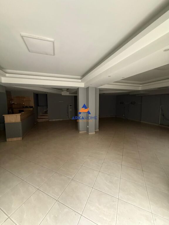 LOCALE COMMERCIALE IN AFFITTO 125M2 "VIA IRFAN TOMINI, EX ULTIMA STAZIONE DELLA NUOVA TIRANA" 1500 EURO