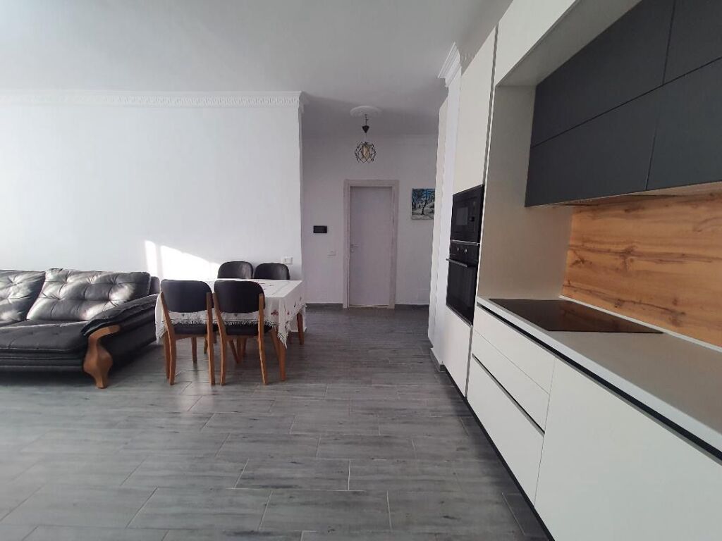 🏡 Jepet me qira apartament 2+1   📍 Zona: Yzberisht / Grand Gallery💰 Çmimi: 55,000 lekë/muaj