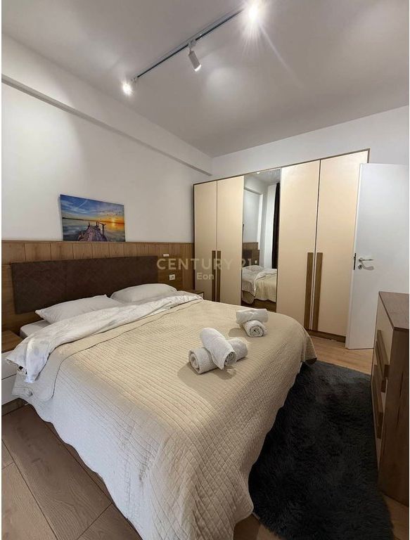 Appartamento 1+1+ Cortile 60 M² in vendita a Golem !