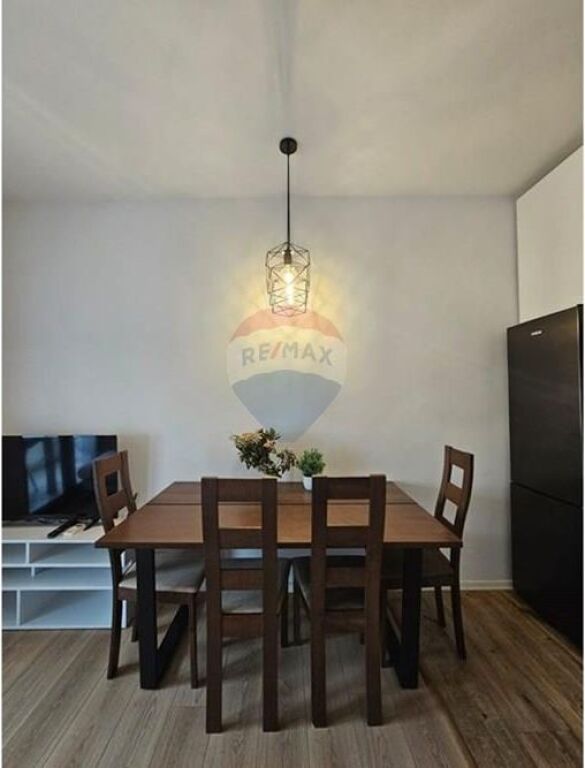 Apartament - Për Shitje - Sheshi Adem Jashari, Tiranë