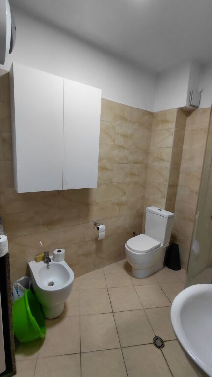 Appartamento fresco 2+1 +garage per 2 auto arredato