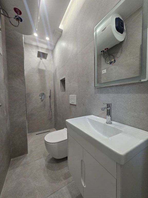 In vendita, Appartamento 1+1, Komuna e Parisit, Tirane