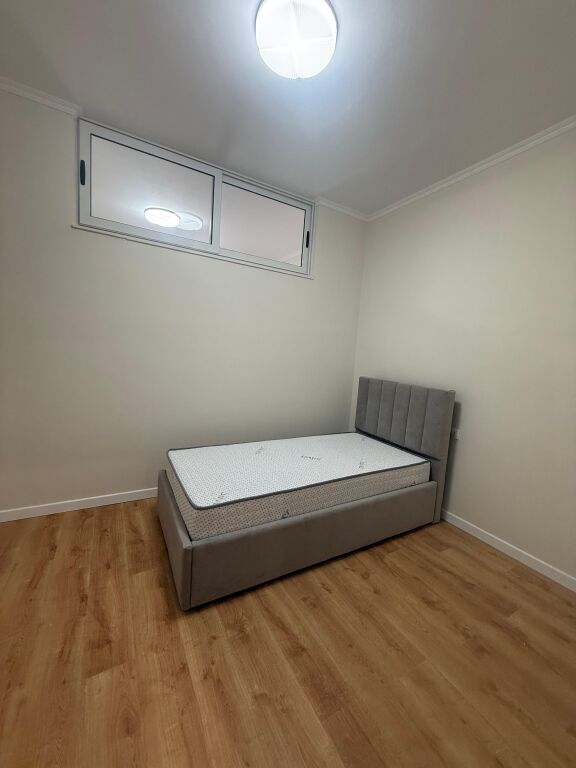 🏠AFFITTASI Appartamento 2+1 📍Via 5 Maji -Arredamento moderno 🏷️ Prezzo: 65.000 Leke/Mese