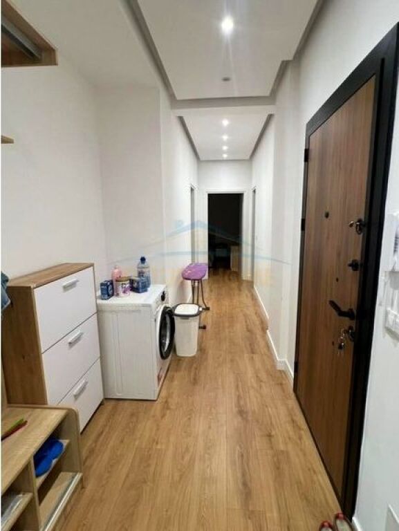 Qera, Apartament 2+1+2, Rruga 5 Maji, Tirane