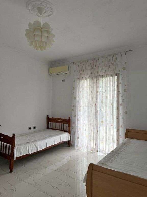 JEPET ME QERA 2+1 KATI 3 I NJE VILE + VEND PARKIMI - VILAT AMERIKANE, TIRANE