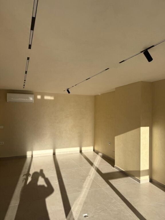 🏘️ For Rent: Shop 25m² - Ground Floor (Mine Peza / Golden Tower) 🔥 Ideal for your business | Great opportunity ✨️ 35,000 Lek/Month 💶💶