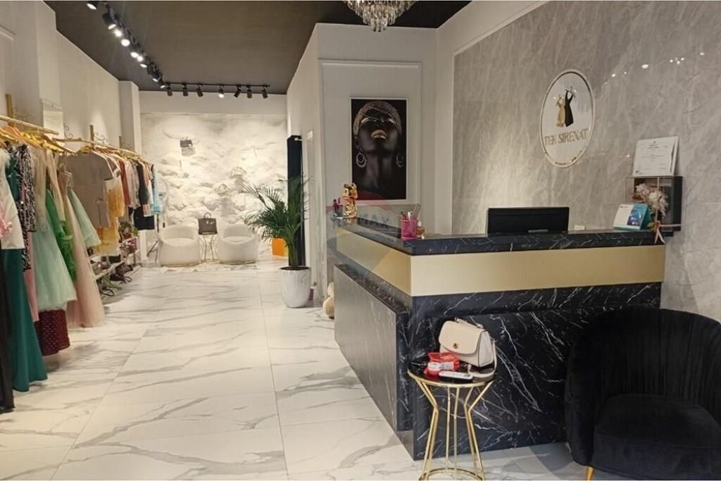 Shop for Sale Near Kristal Center Municipality
