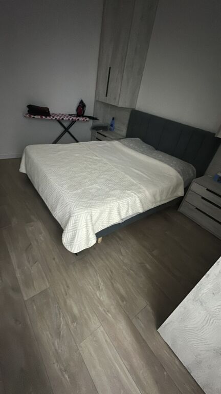 Apartament 1+1 (+parkim) me qera , bar Oslo Brryli!
