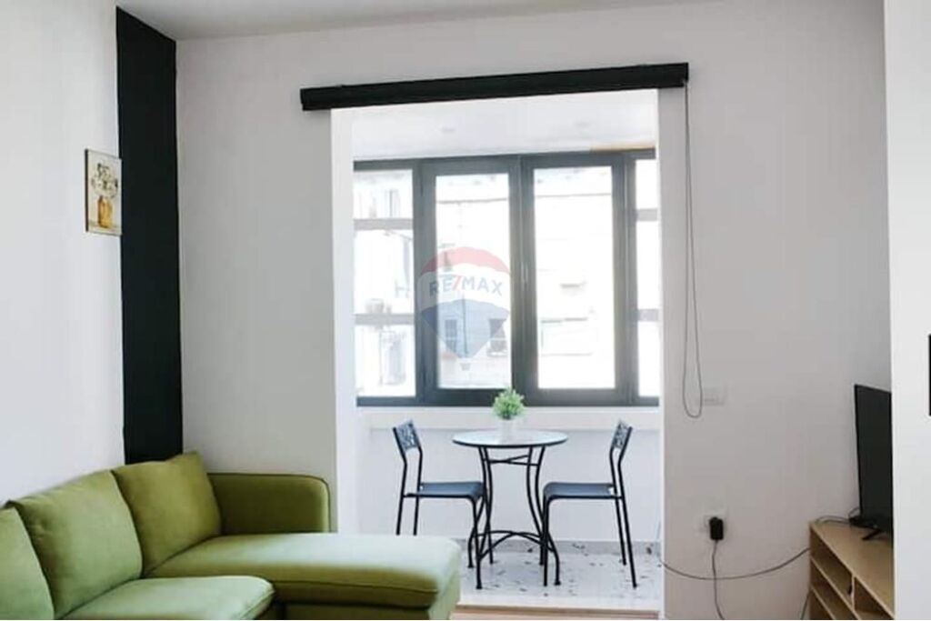 Apartament - Për Shitje - Sheshi Adem Jashari, Tiranë