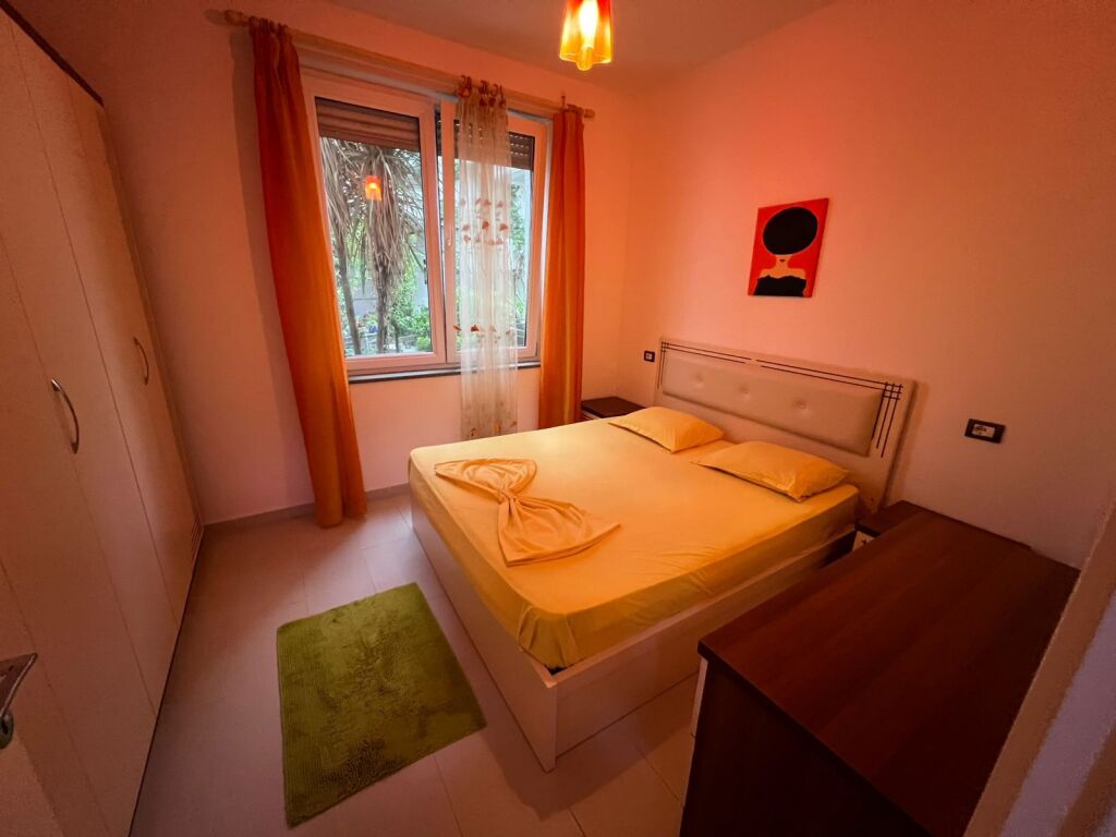 APARTAMENT ME QERA 1+1, KOPSHTI BOTANIK