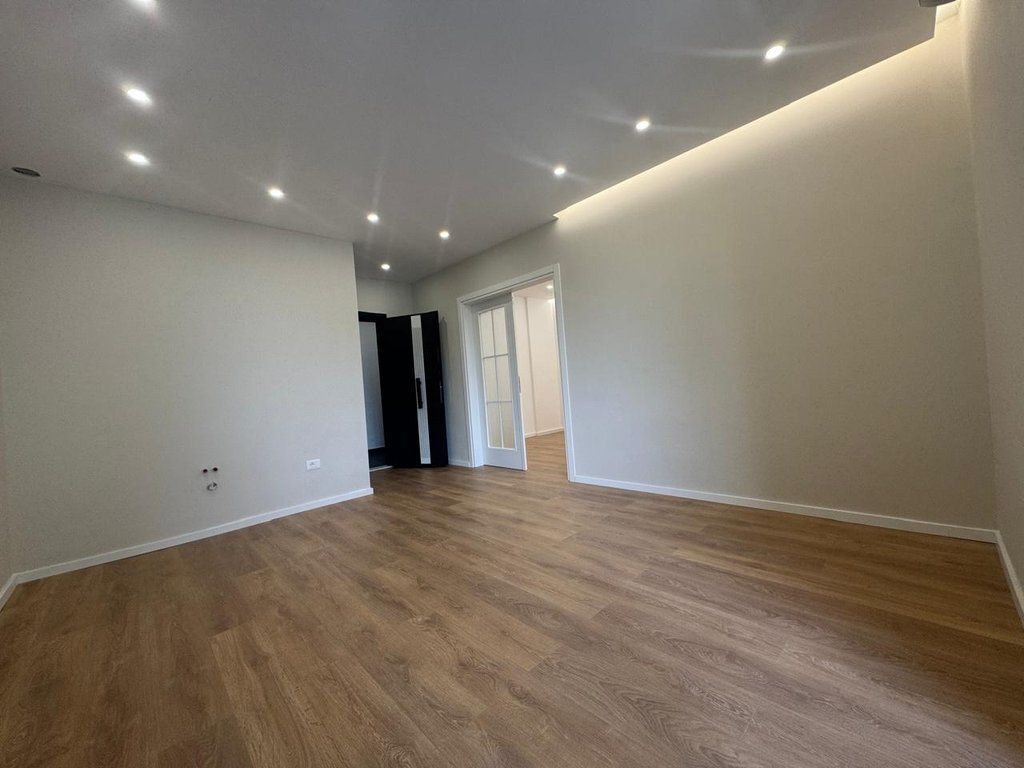 In vendita, Appartamento 1+1, Komuna e Parisit, Tirane