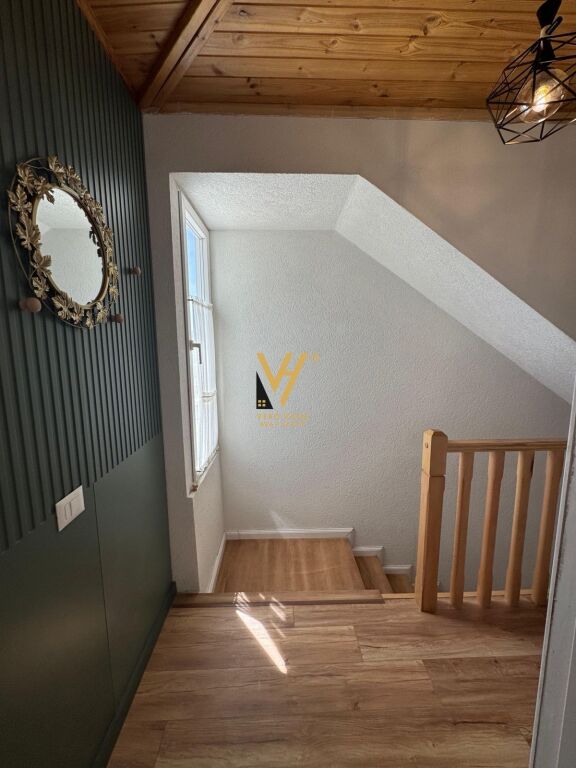 JEPET APARTAMENT DUPLEX 2+1+2 ME QIRA NE SHKOZE 60.000 LEKE