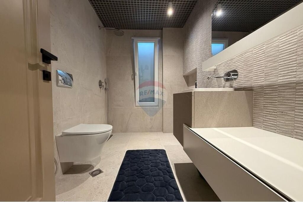 Ne shitje apartament luksoz 2+1 Rr.Elbasanit prane Ambasades Amerikane!