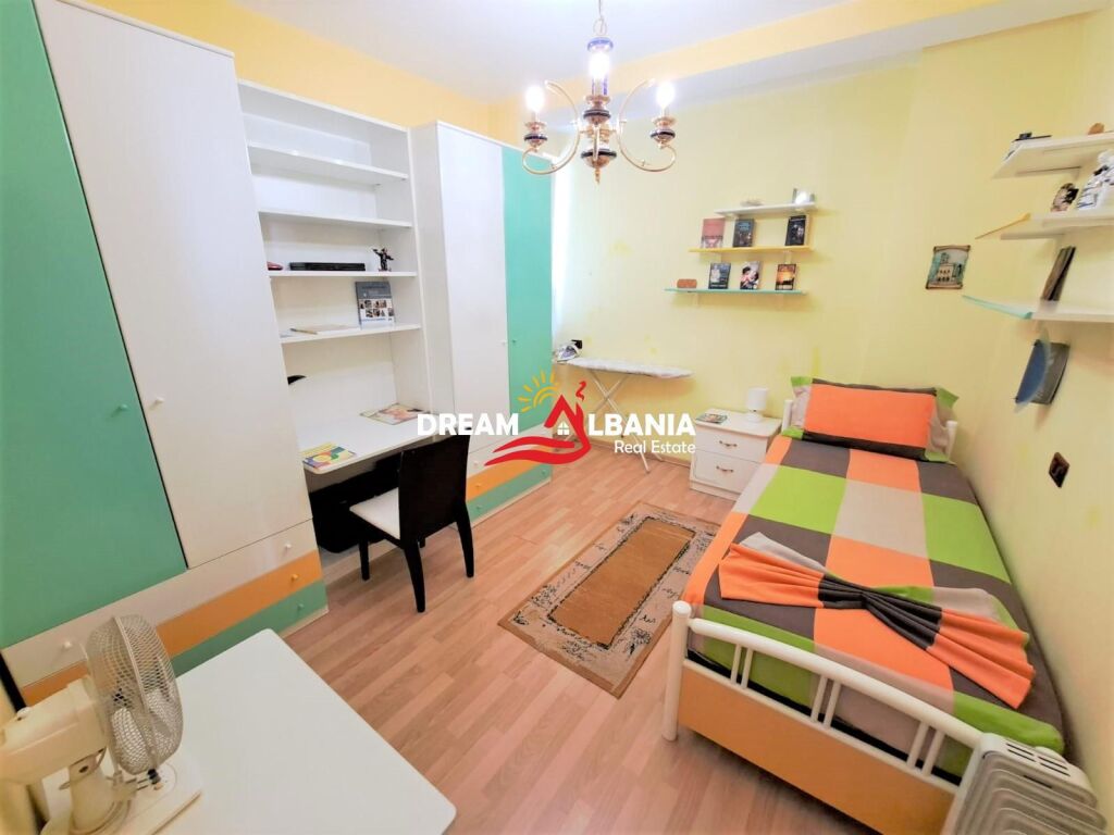 Appartamento 2+1 in affitto in via Fortuzi vicino al Ministero della Giustizia a Tirana (ID 4221203)