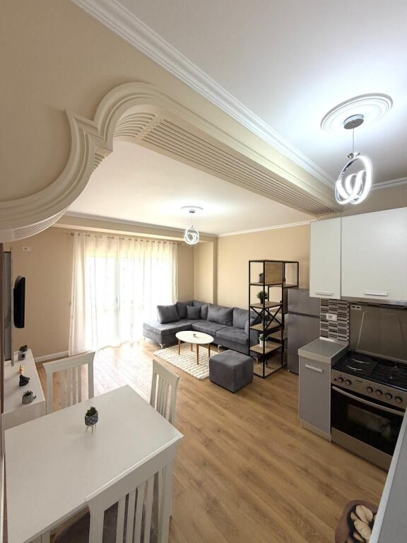 Shitet apartament 1+1 tek ish-Rajoni i Policisë, Durrës