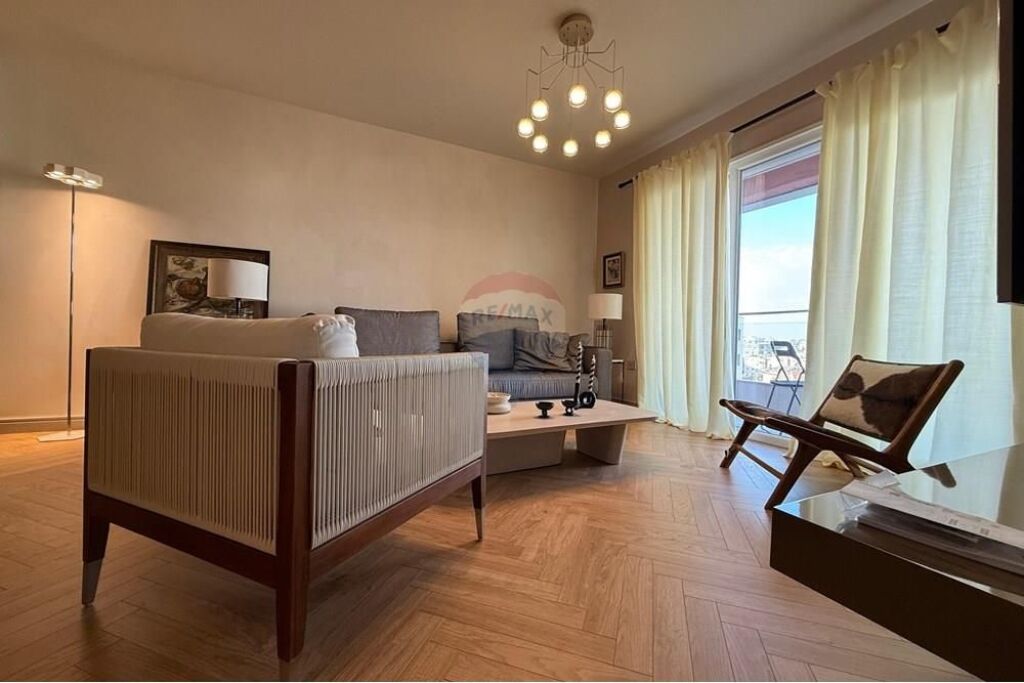 Ne shitje apartament luksoz 2+1 Rr.Elbasanit prane Ambasades Amerikane!